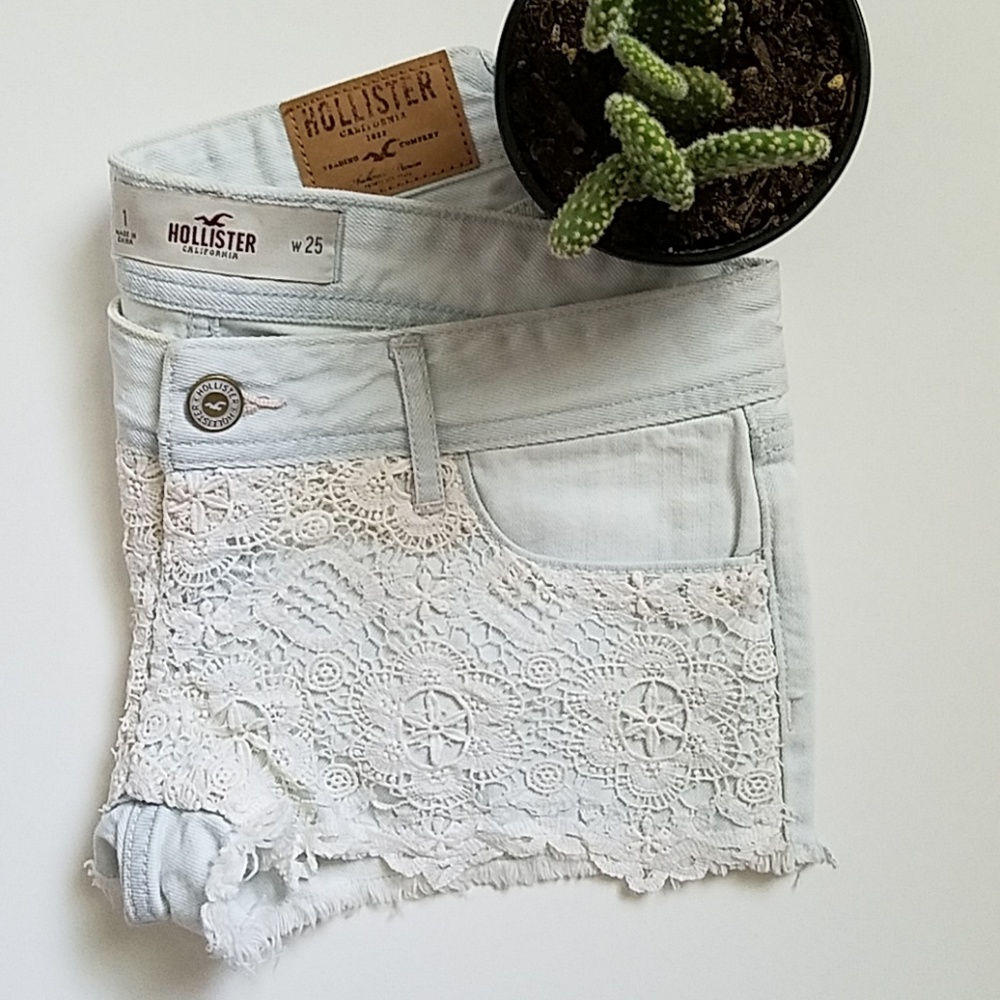 Low rise Hollister Lace denim short